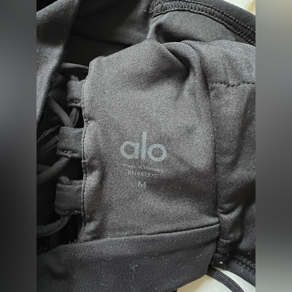 ALO Yoga Movement Black Bra EUC - Picture 8 of 9